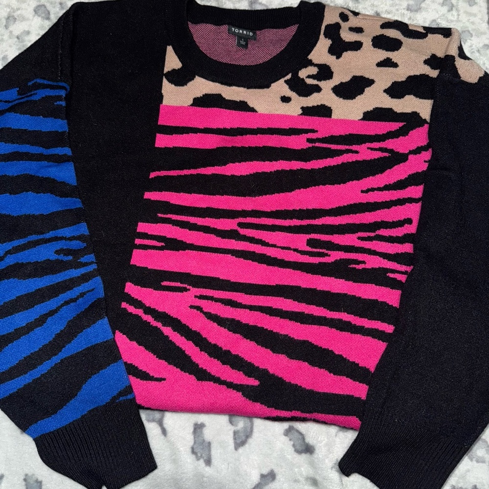 💕 Torrid Colorblock Animal Print Sweater – Size 1